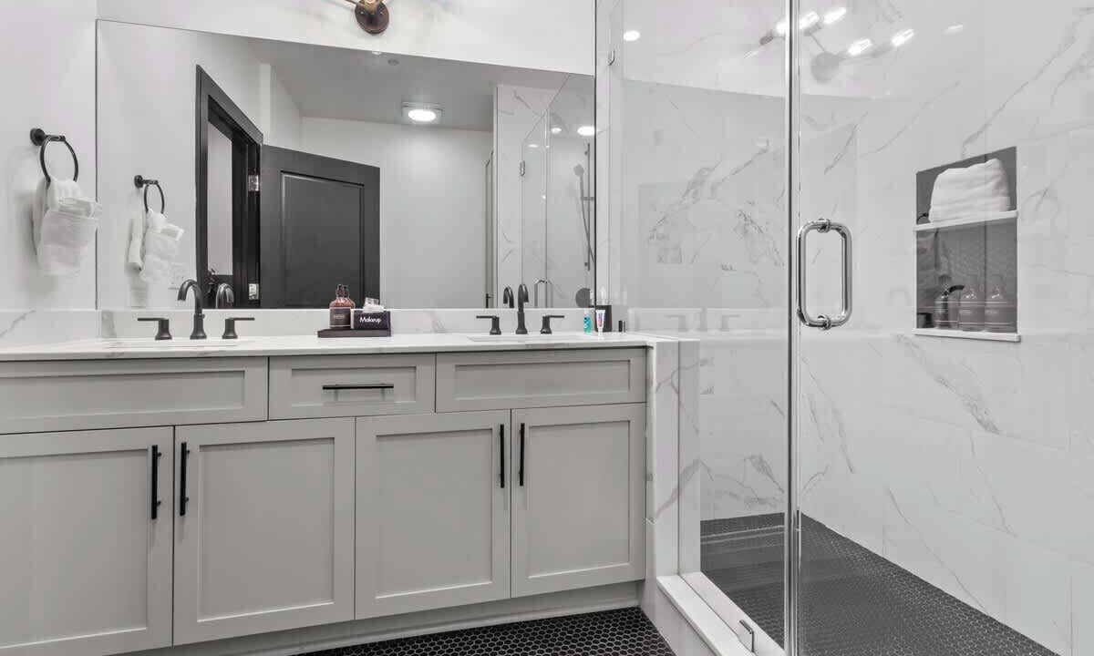 Photo of Bathroom in Central Business District