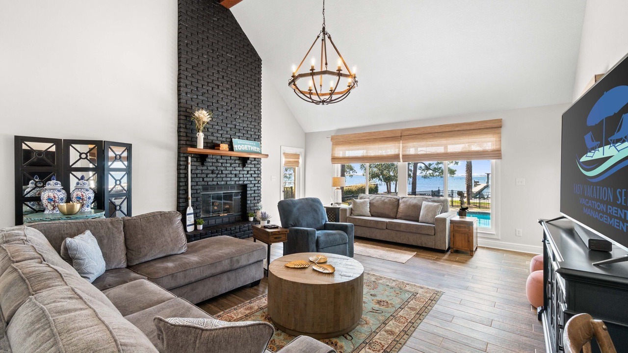 Photo of Livingroom in Mary Esther