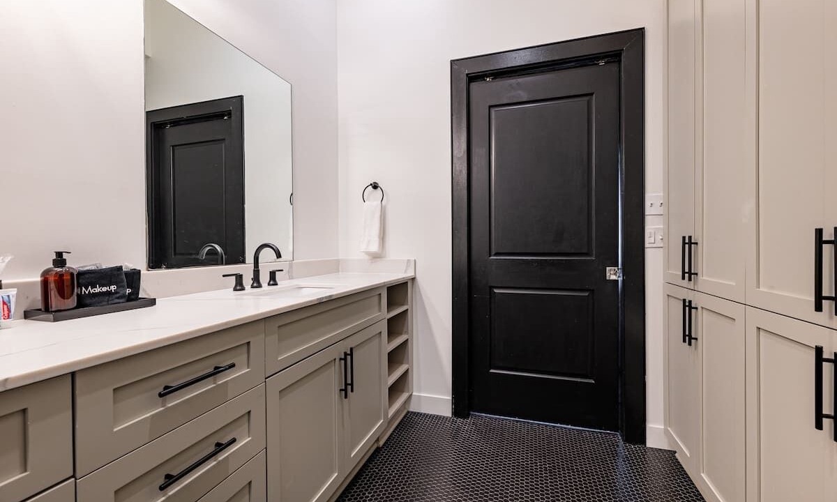 Photo of Bathroom in Central Business District