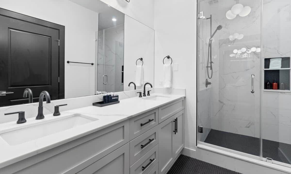 Photo of Bathroom in Central Business District