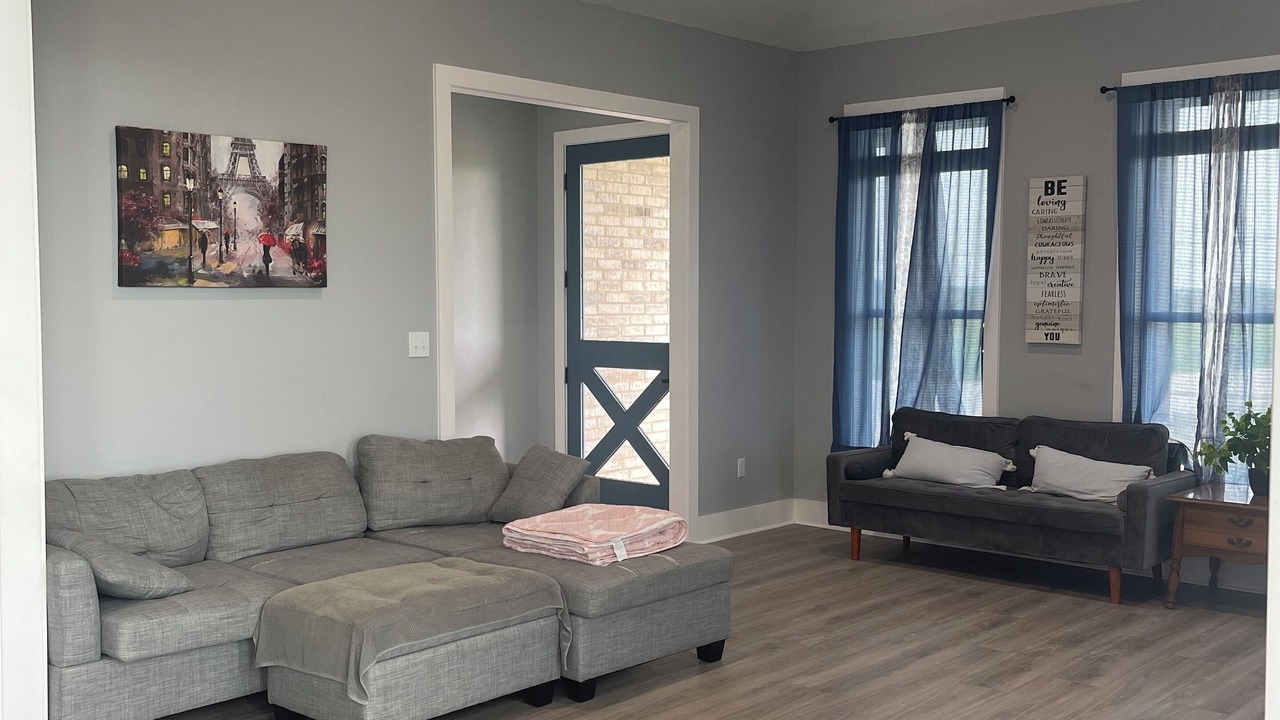 Photo of Livingroom in Bell City