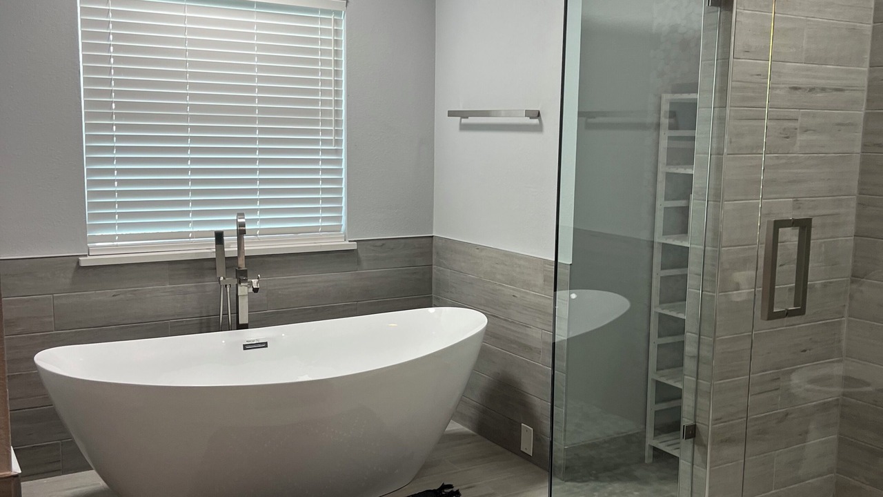 Photo of Bathroom in Lone Oak