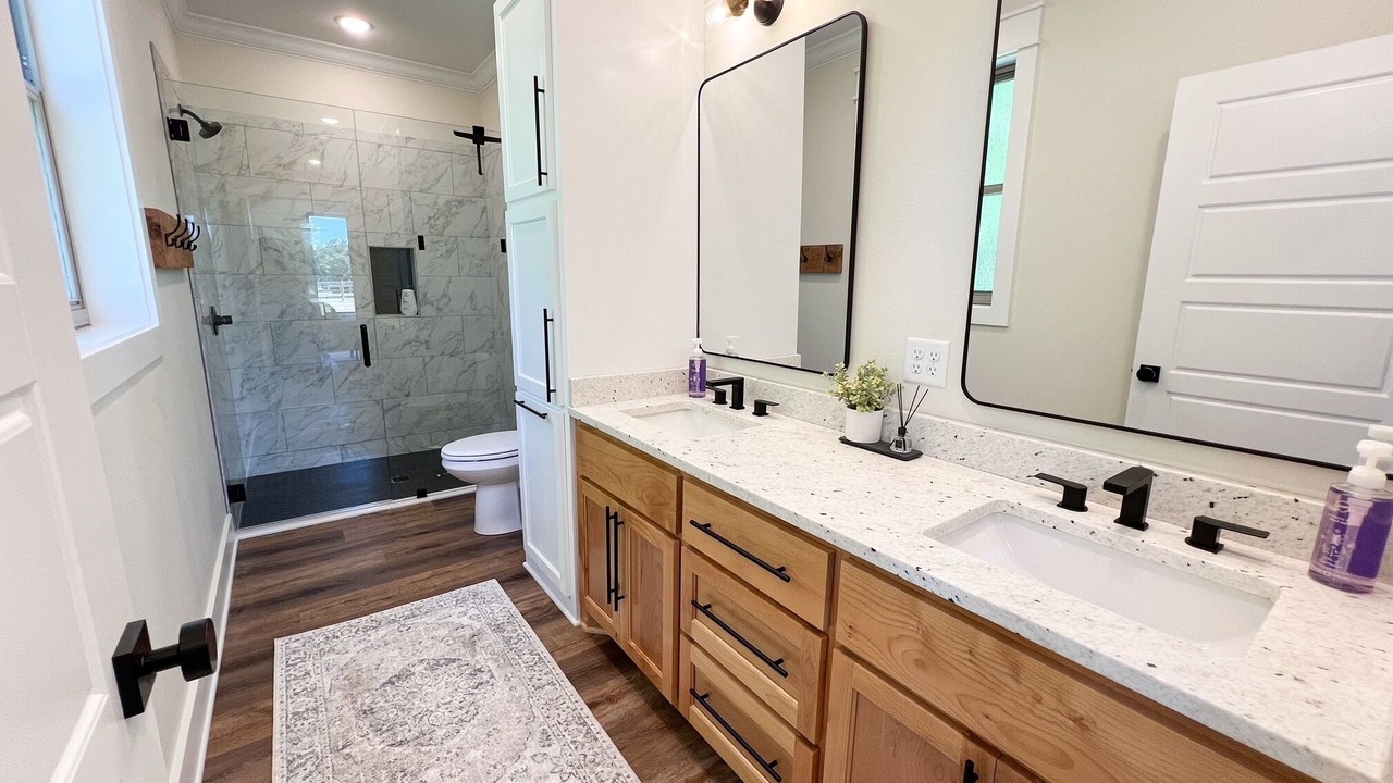 Photo of Bathroom in Calhoun