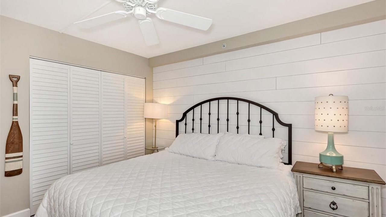 Photo of Bedroom in Golden Beach