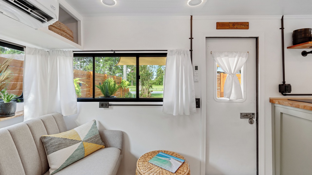 Photo of Livingroom in Navy Point