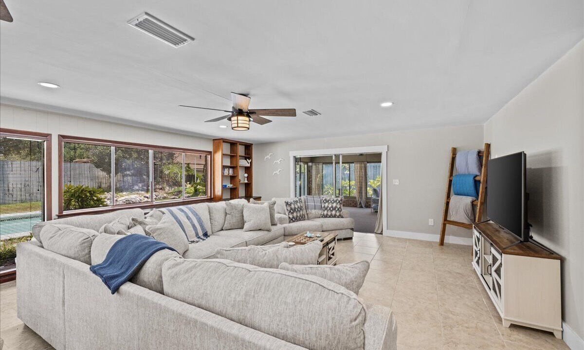 Photo of Livingroom in Fort Walton Beach