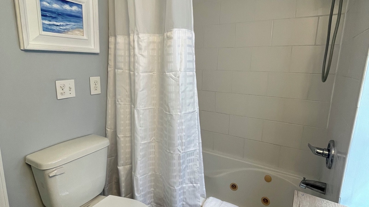 Photo of Bathroom in Eastpoint
