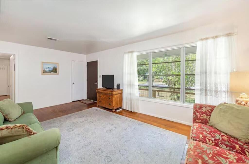 Photo of Livingroom in Mary Esther