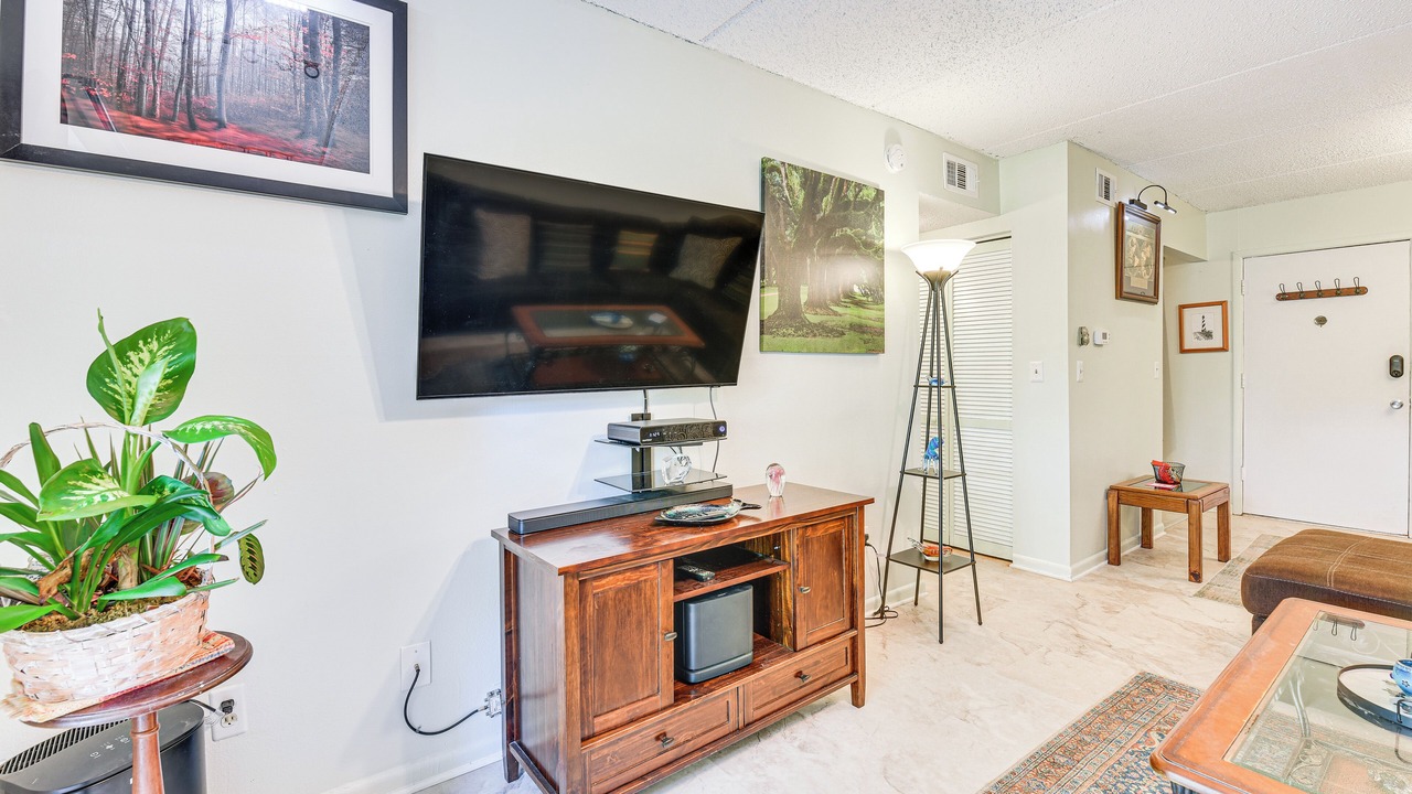 Photo of Livingroom in Mary Esther