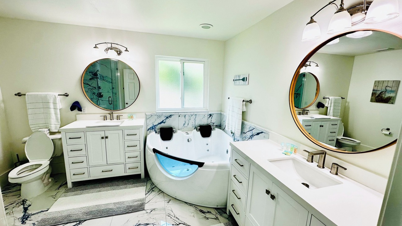 Photo of Bathroom in Avalon Beach Estates