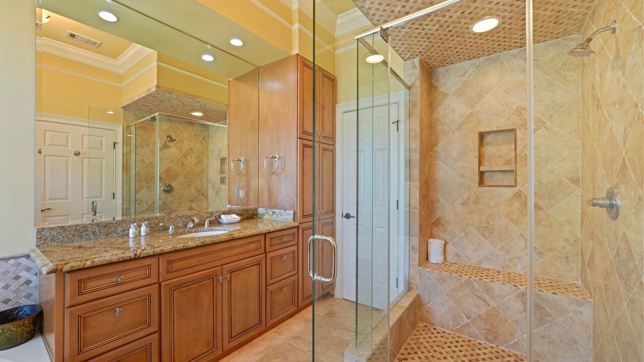 Photo of Bathroom in Avalon Beach Estates