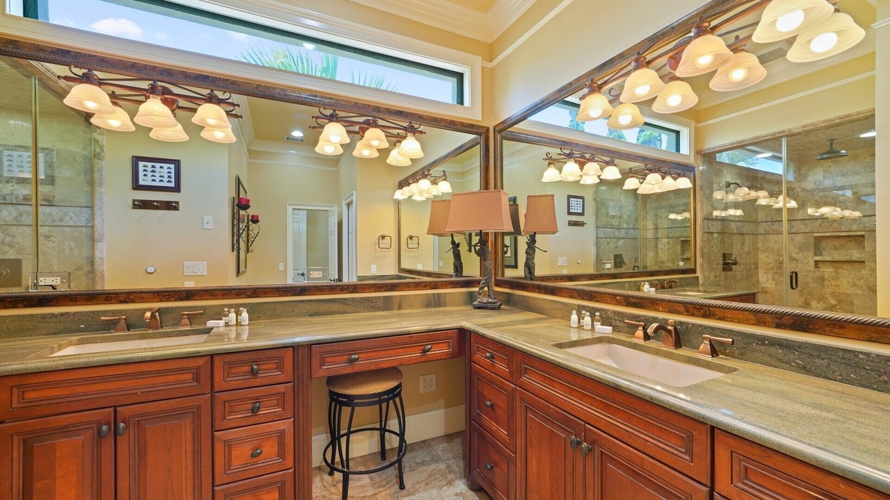 Photo of Bathroom in Avalon Beach Estates