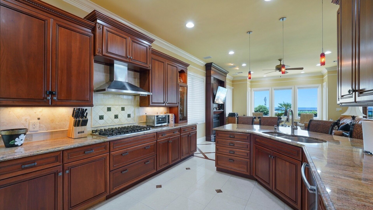 Photo of Kitchen in Avalon Beach Estates