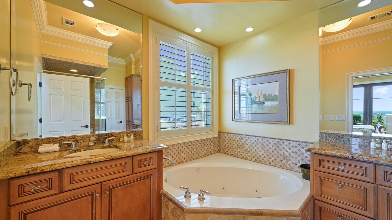 Photo of Bathroom in Avalon Beach Estates