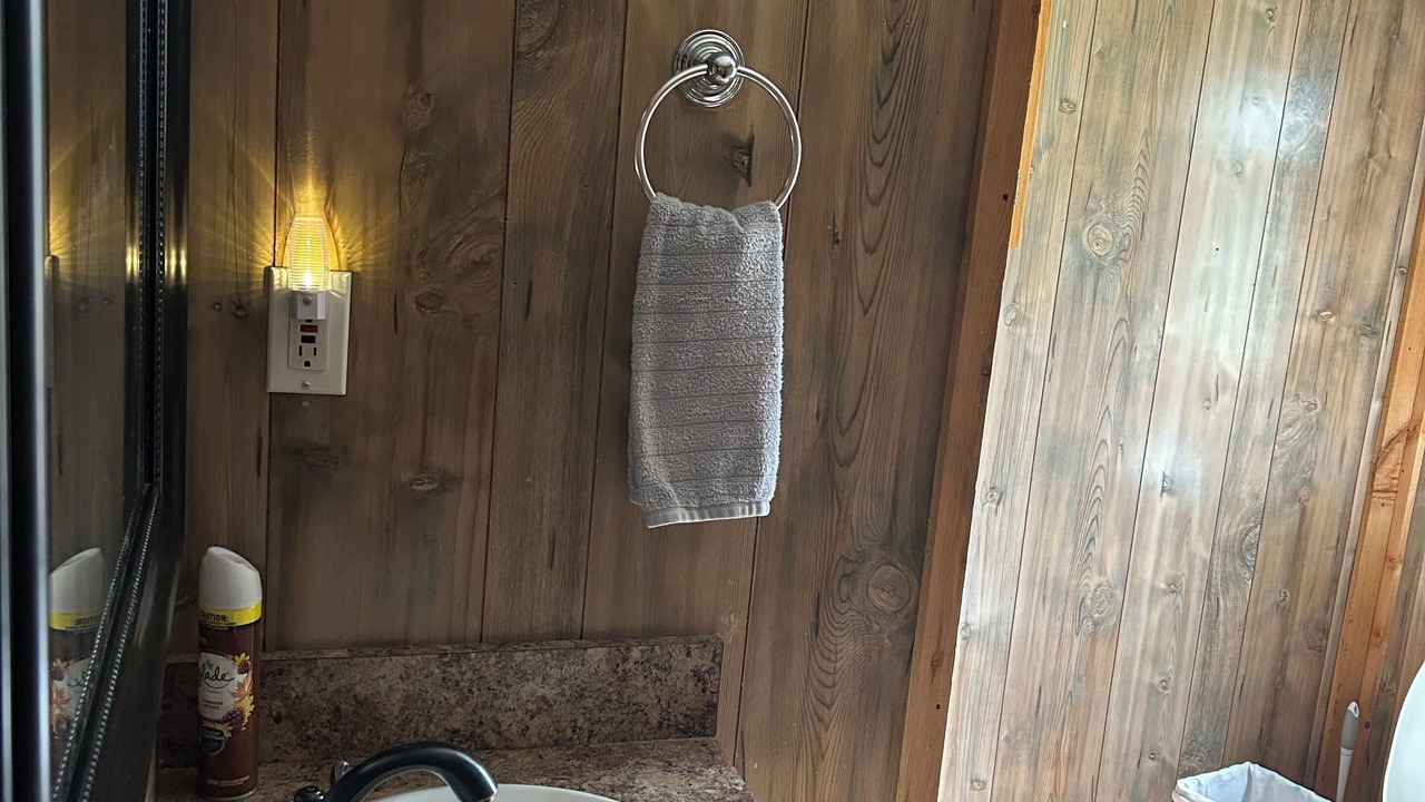 Photo of Bathroom in Maurepas