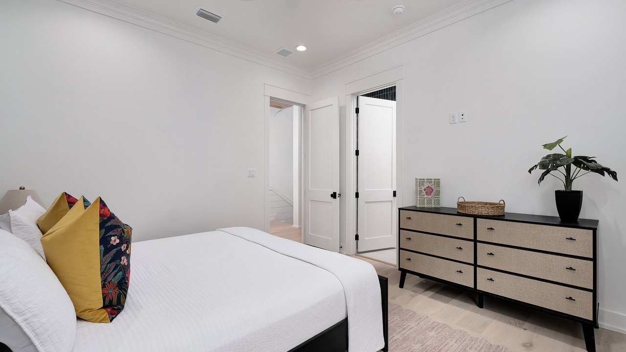 Photo of Bedroom in Dune Allen Beach