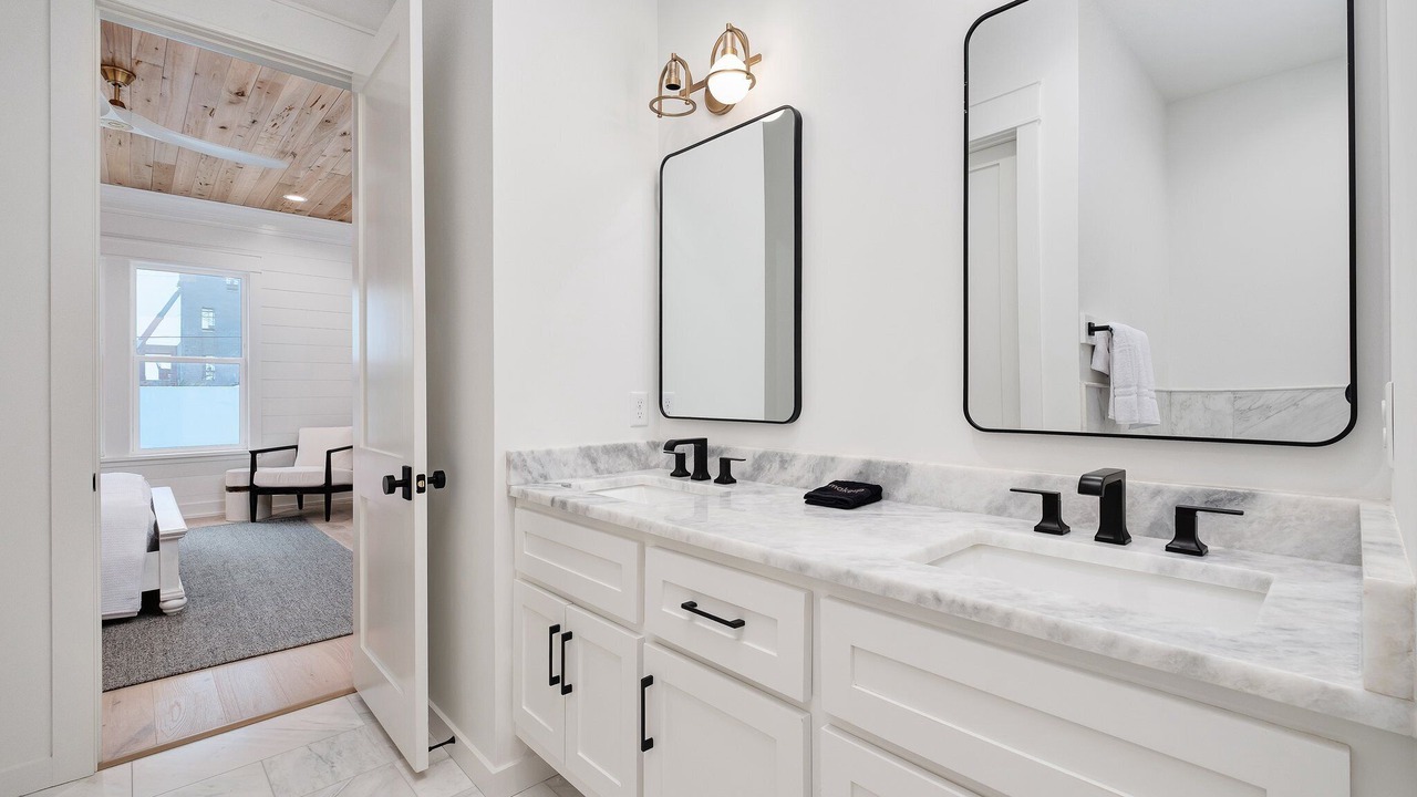 Photo of Bathroom in Dune Allen Beach