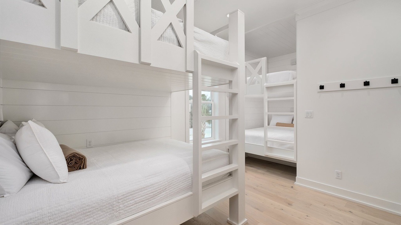 Photo of Bedroom in Dune Allen Beach