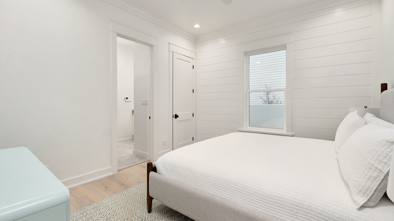 Photo of Bedroom in Dune Allen Beach