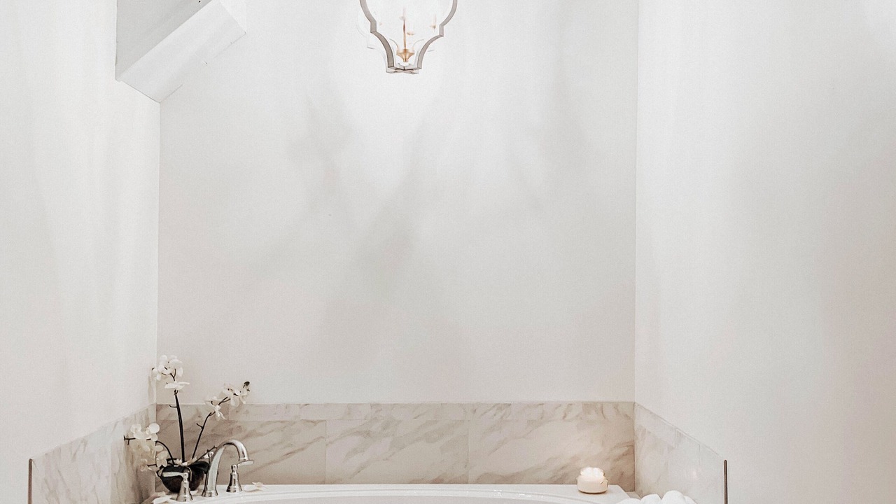 Photo of Bathroom in Iota