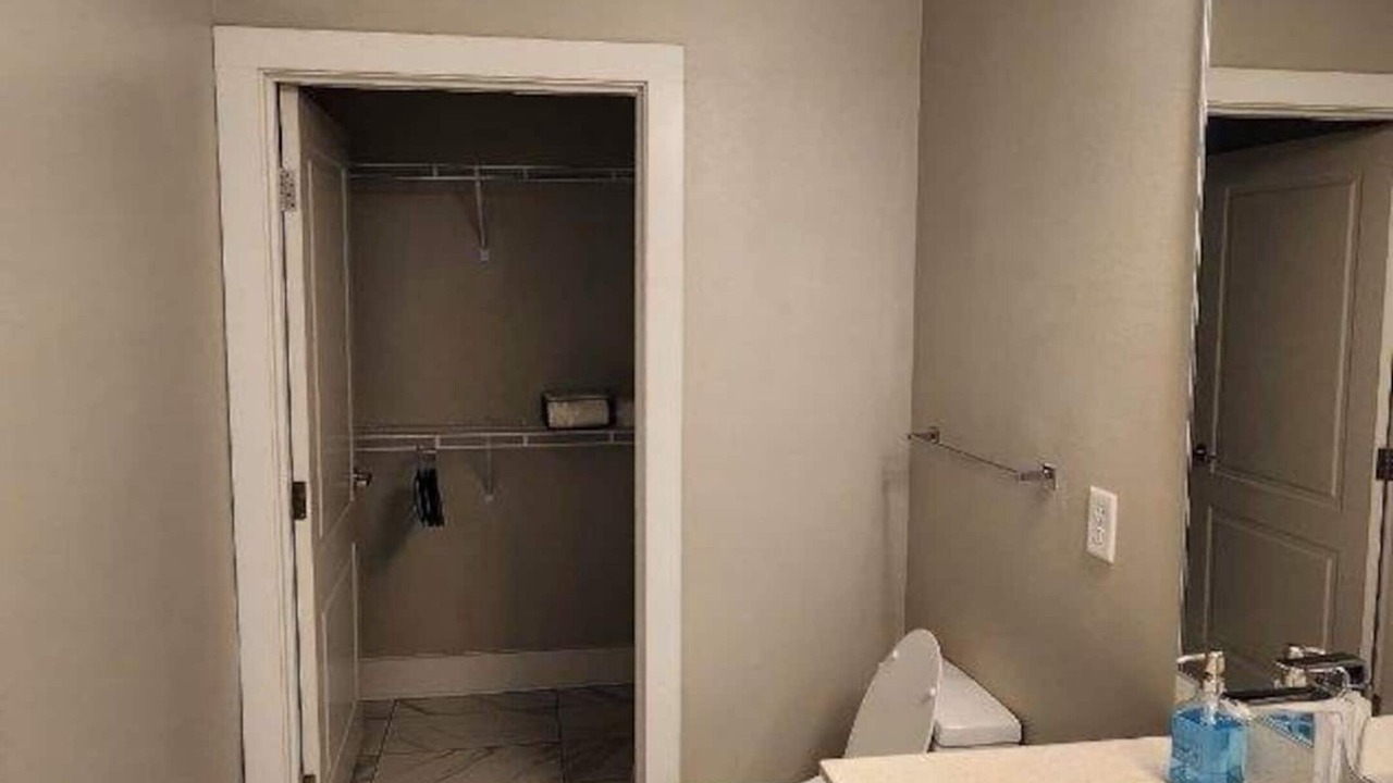 Photo of Bathroom in Highlands - Perkins