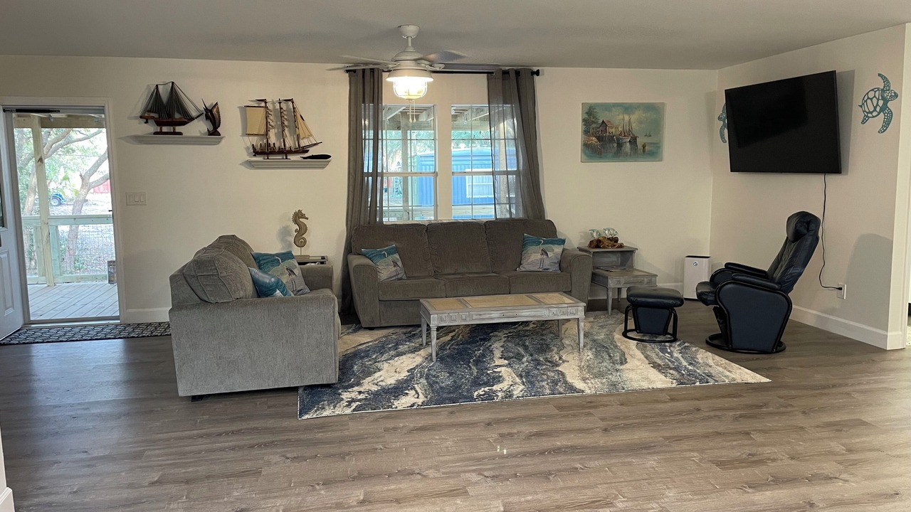 Photo of Livingroom in Carrabelle
