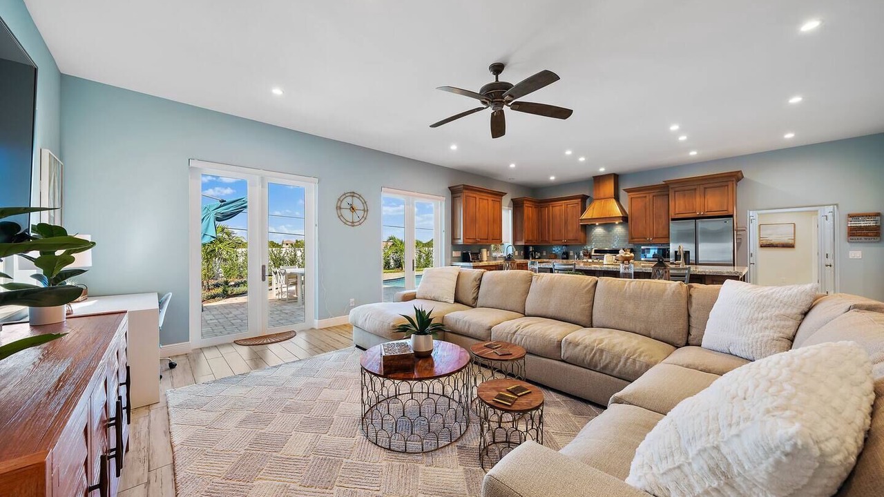 Photo of Livingroom in Juno Beach