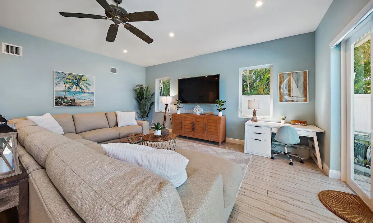 Photo of Livingroom in Juno Beach