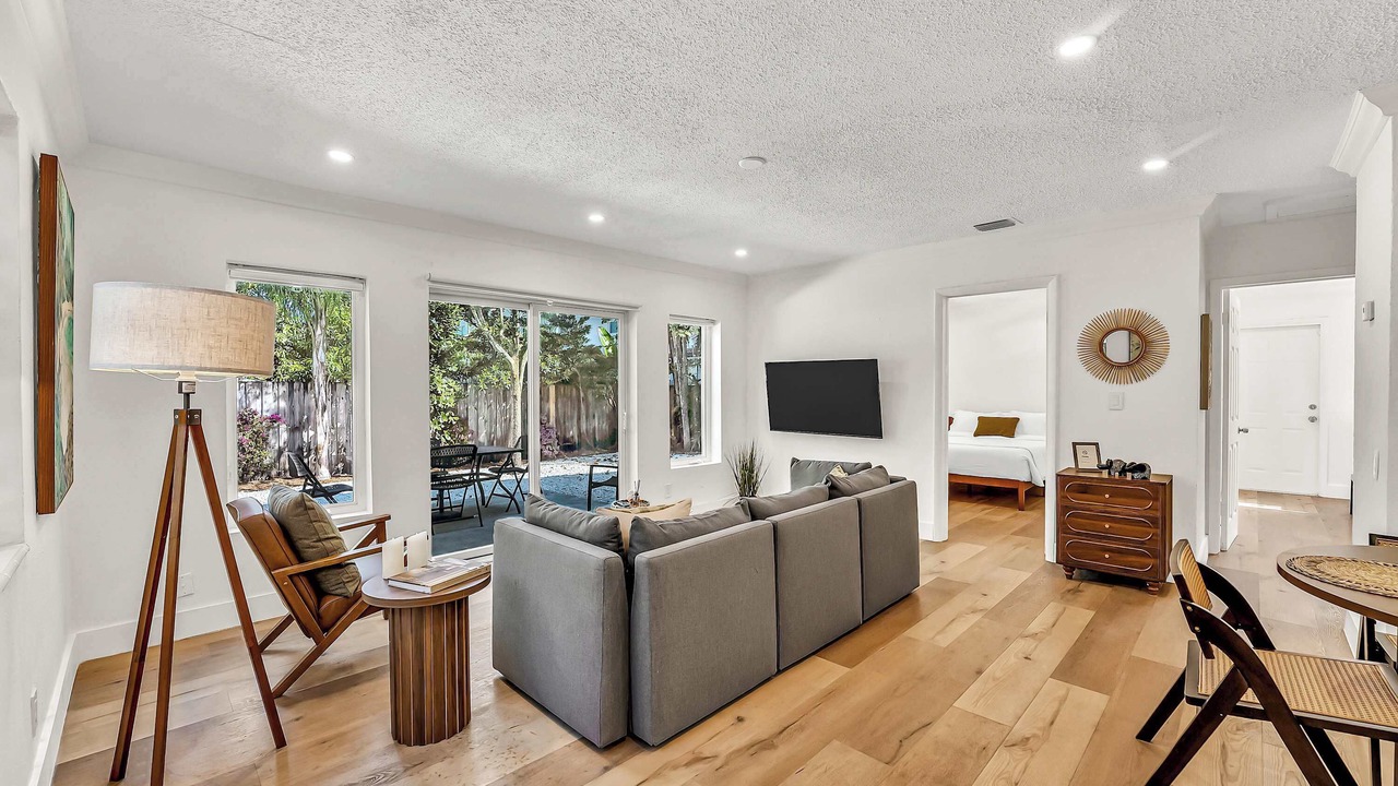 Photo of Livingroom in Sailboat Bend