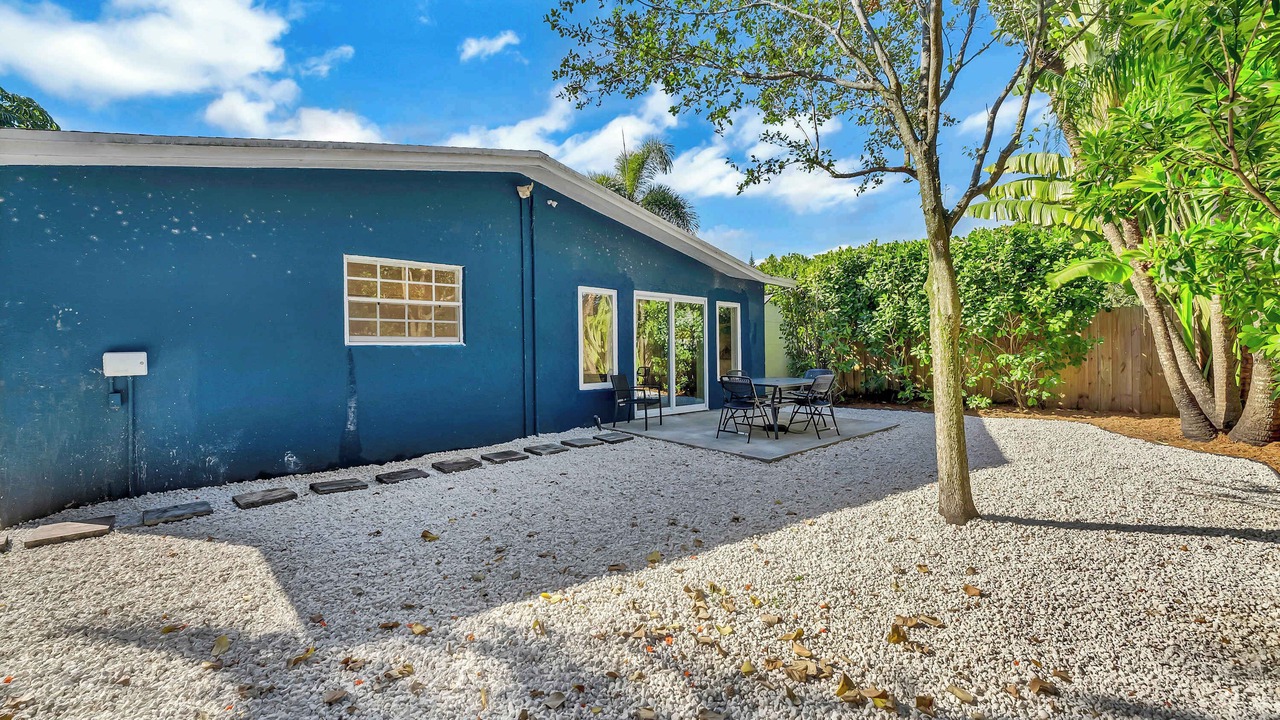Photo of Patio Balcony in Sailboat Bend