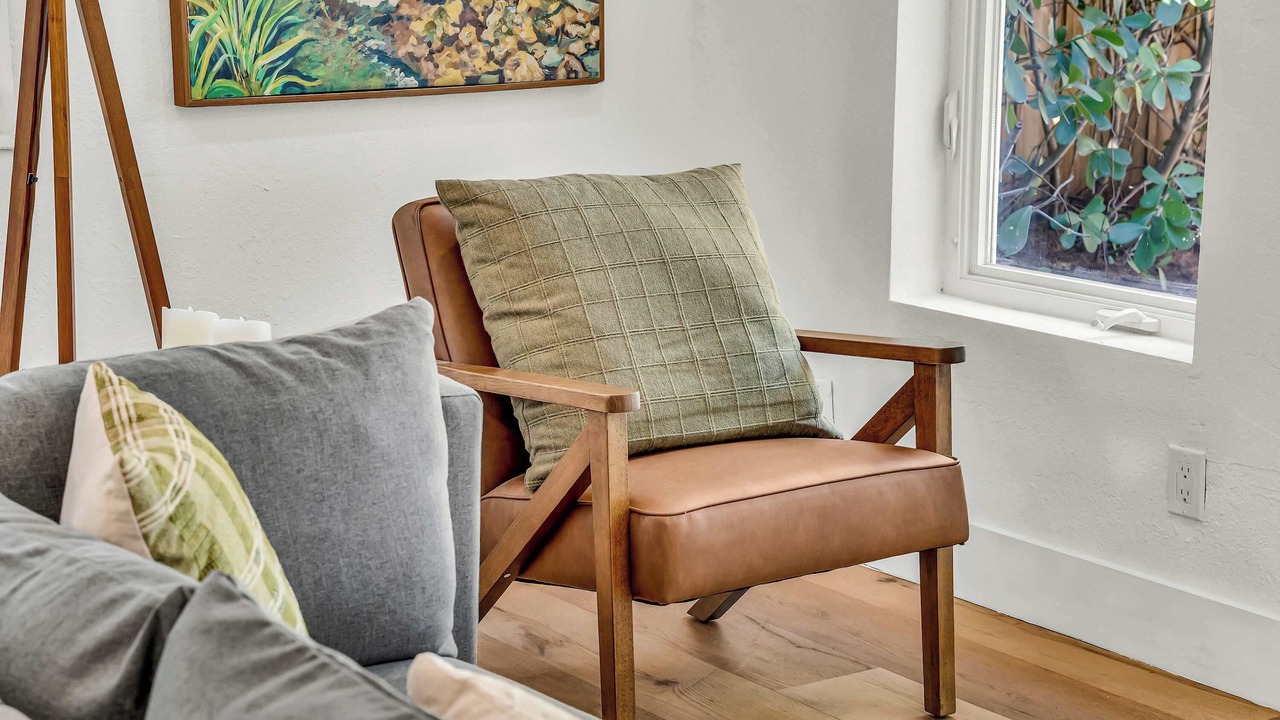Photo of Livingroom in Sailboat Bend