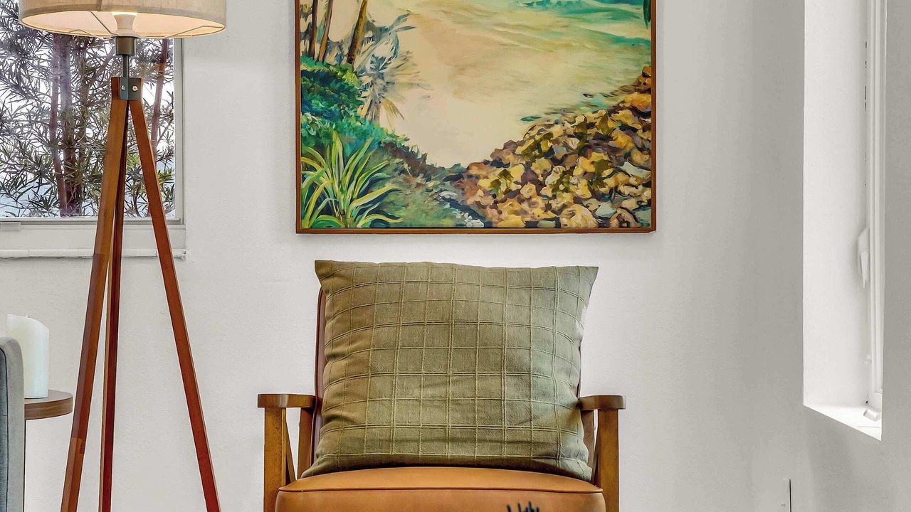 Photo of Livingroom in Sailboat Bend