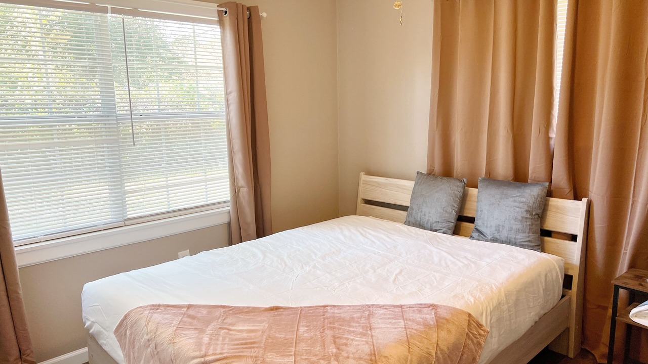 Photo of Bedroom in Orange