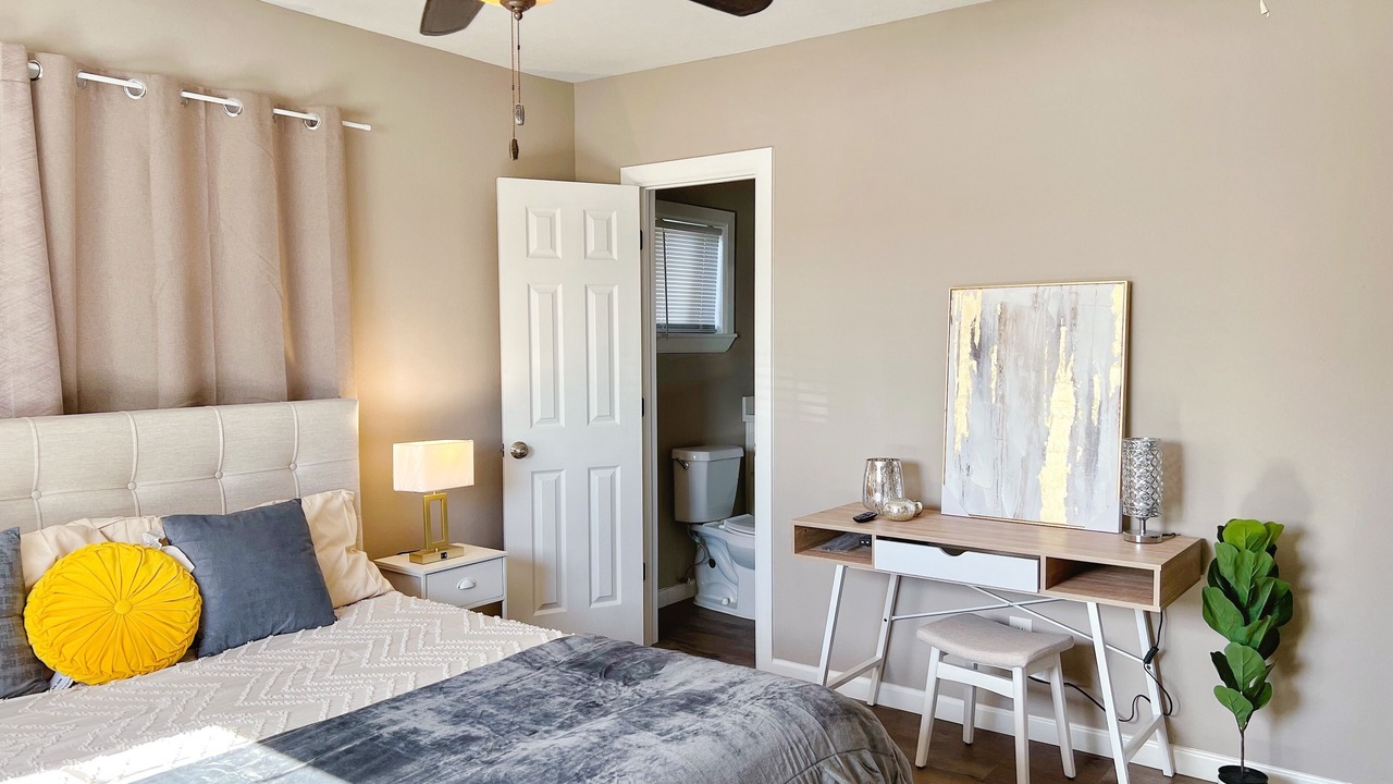 Photo of Bedroom in Orange
