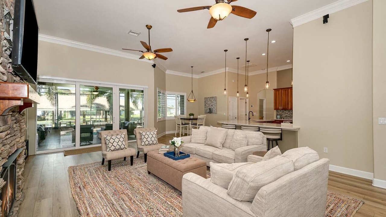 Photo of Livingroom in River Isles