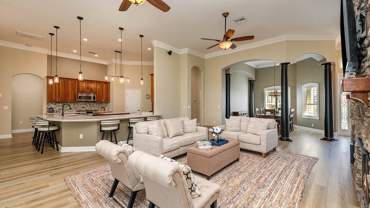 Photo of Livingroom in River Isles