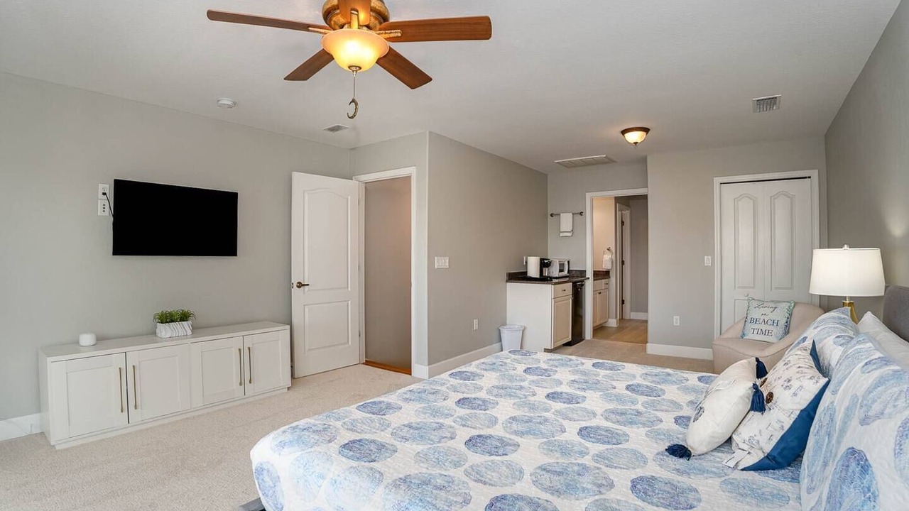 Photo of Bedroom in River Isles