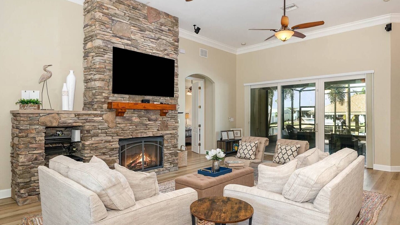Photo of Livingroom in River Isles