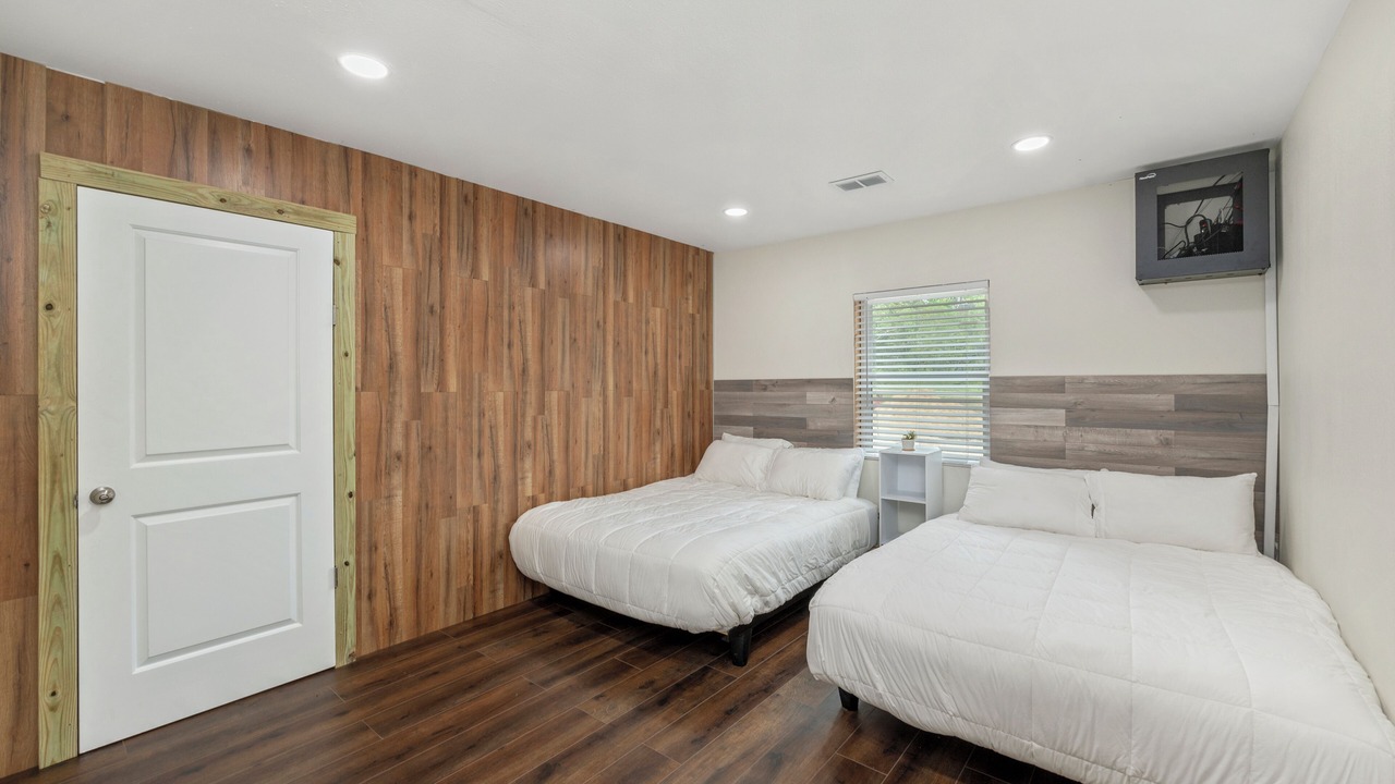 Photo of Bedroom in Holmes County