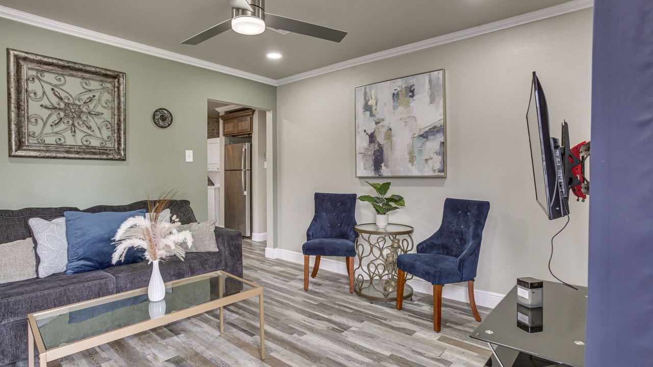 Photo of Livingroom in New Sarpy