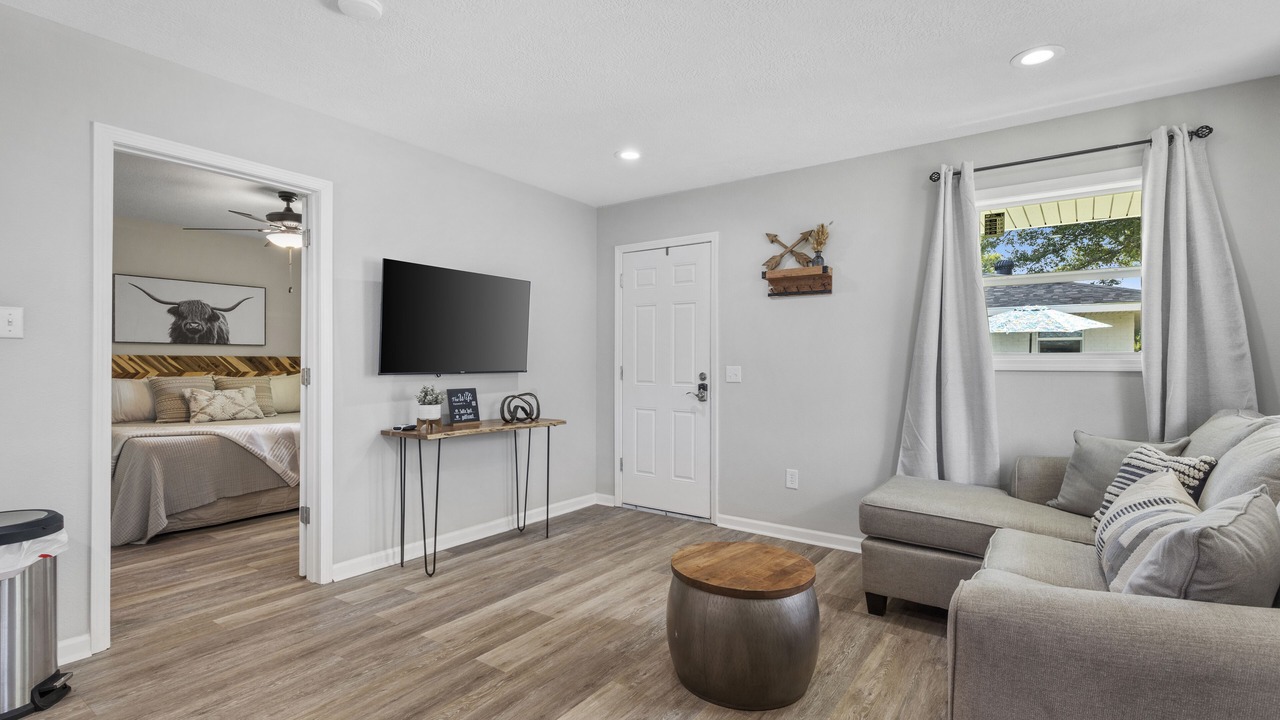 Photo of Bedroom in Sulphur
