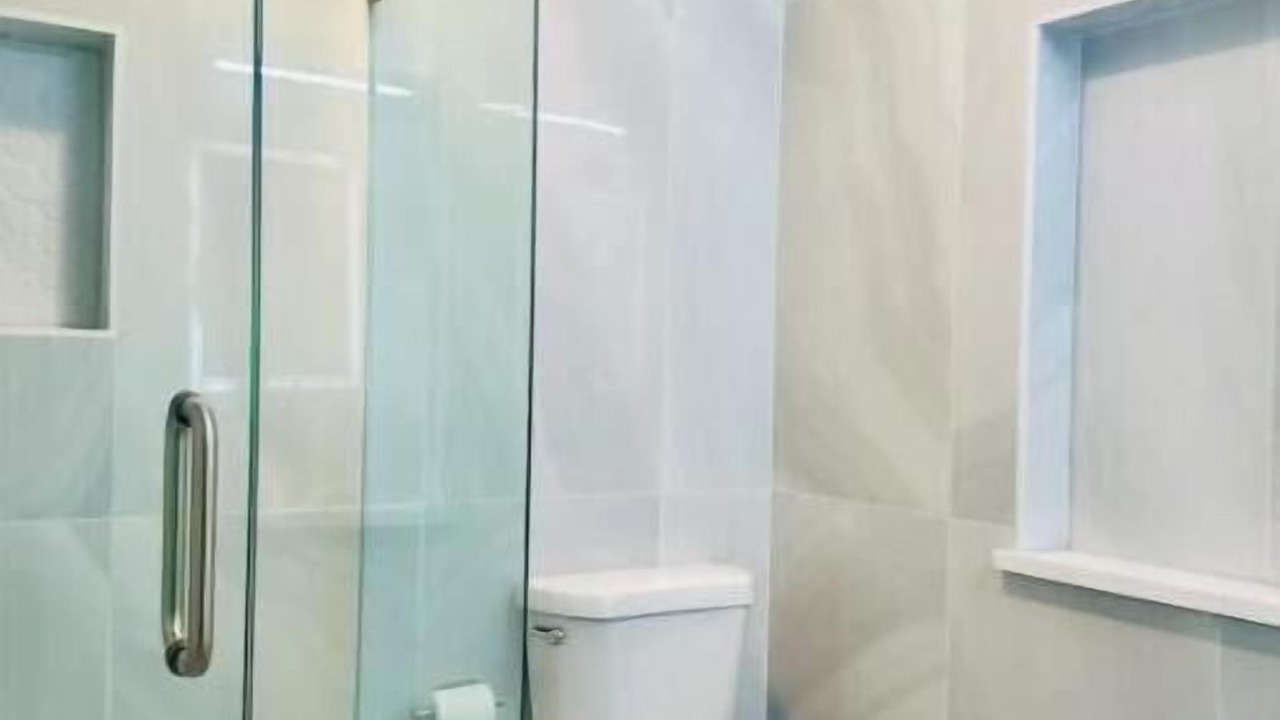 Photo of Bathroom in Central Arlington