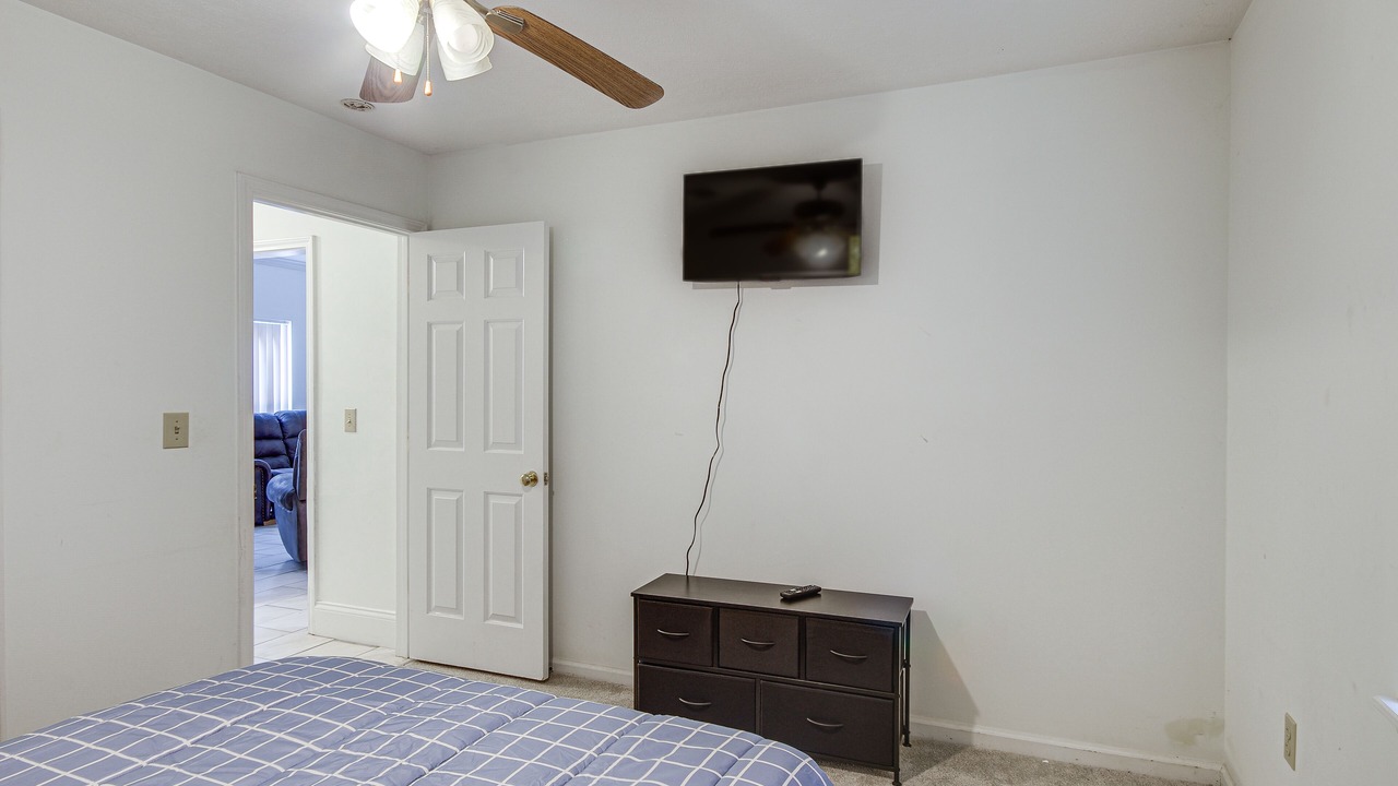 Photo of Bedroom in Raymond