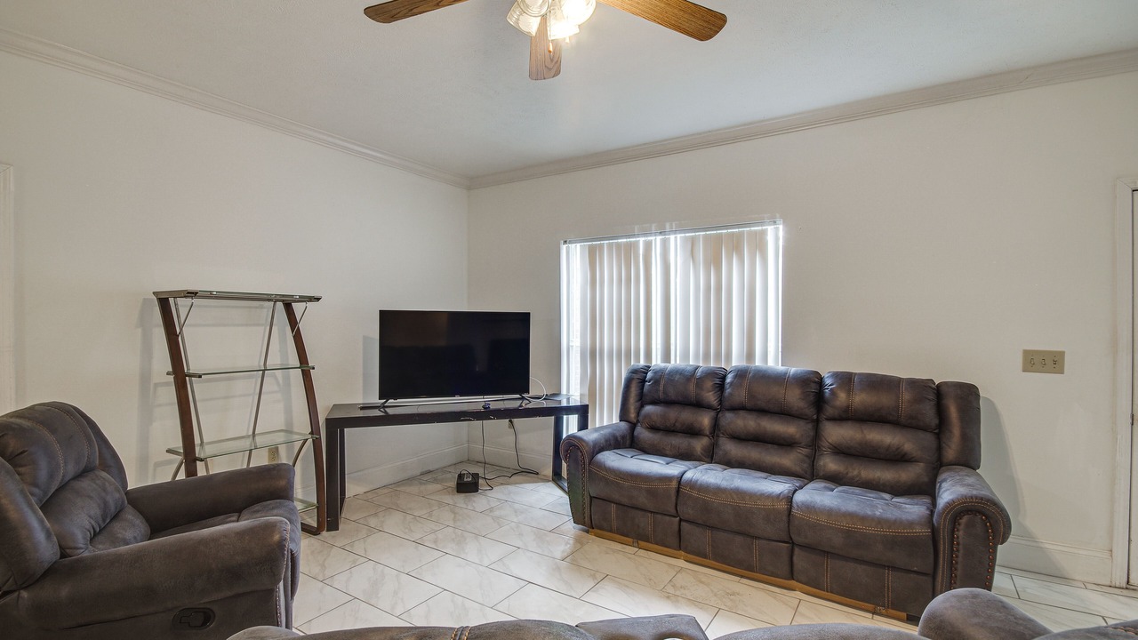 Photo of Livingroom in Raymond