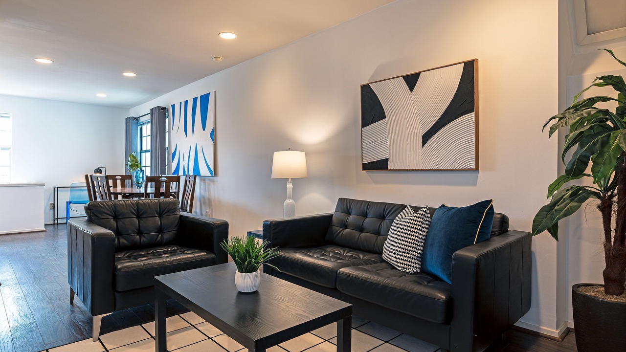 Photo of Livingroom in Greenway Plaza-Upper Kirby