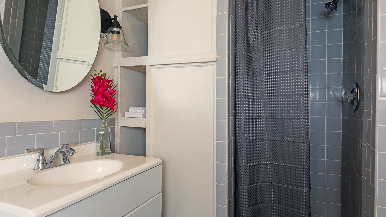 Photo of Bathroom in Greenway Plaza-Upper Kirby