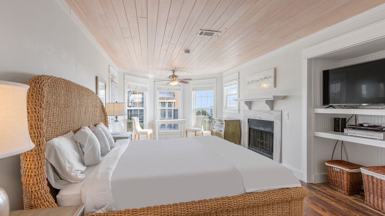 Photo of Bedroom in Seacrest