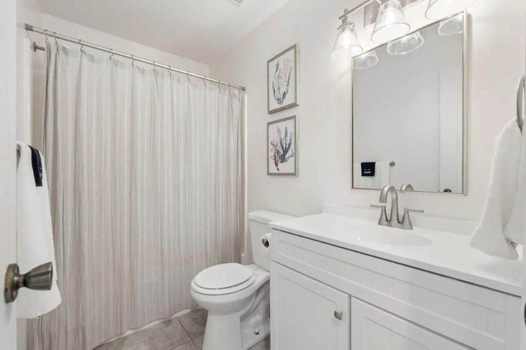 Photo of Bathroom in Summer Breeze