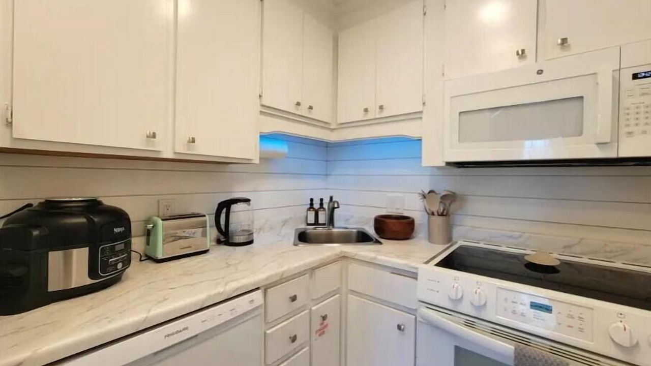 Photo of Kitchen in Summer Breeze