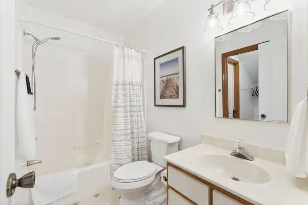 Photo of Bathroom in Summer Breeze